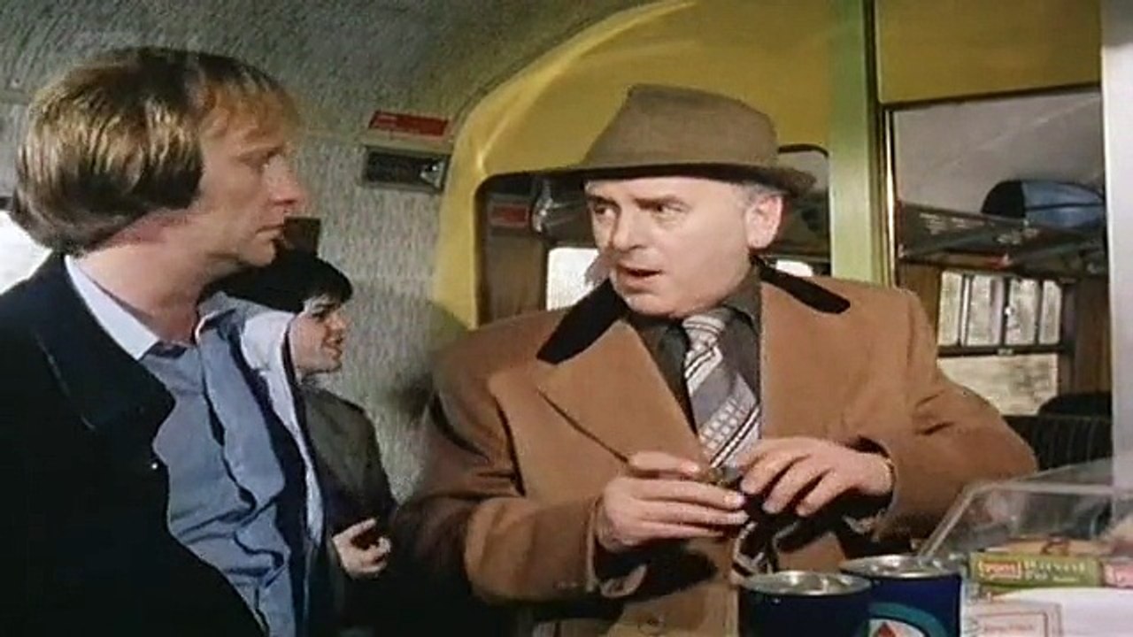 Minder  S02  E01  National Pelmet