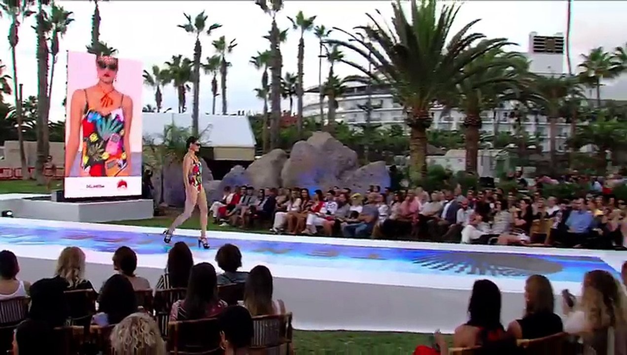 Las últimas tendencias en moda de baño se dieron cita en el Tenerife Fashion Beach Costa Adeje