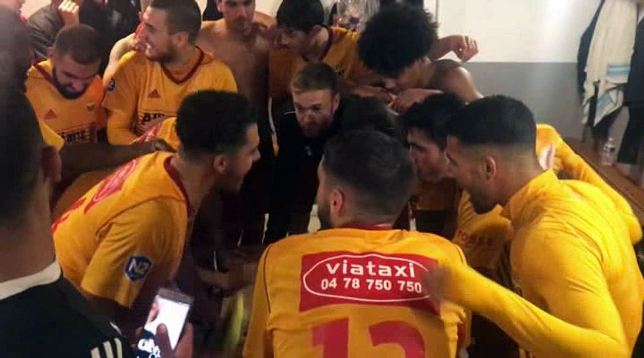 N2 (9ème journée) – La joie du vestiaire de l’AS SAINT-PRIEST après la victoire contre la réserve de l’OL