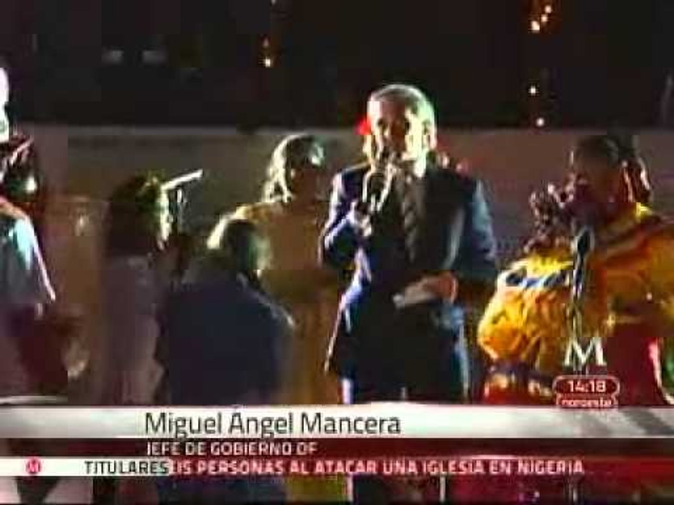 Inauguró Mancera espectáculo de luces en el zócalo capitalino