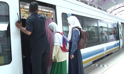 Warga Palembang Antusias Gunakan Layanan LRT