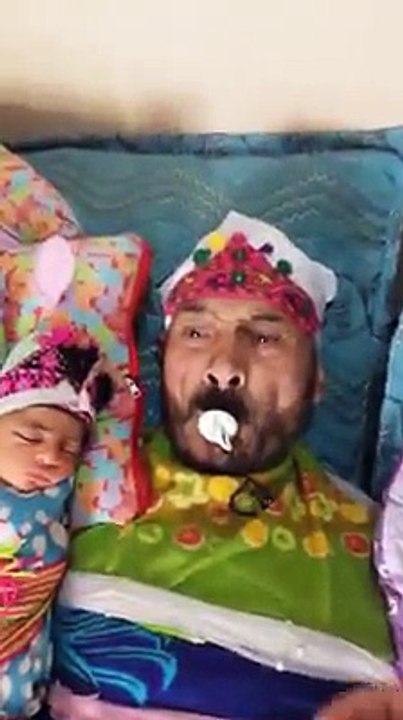 این هم طفلک پیر