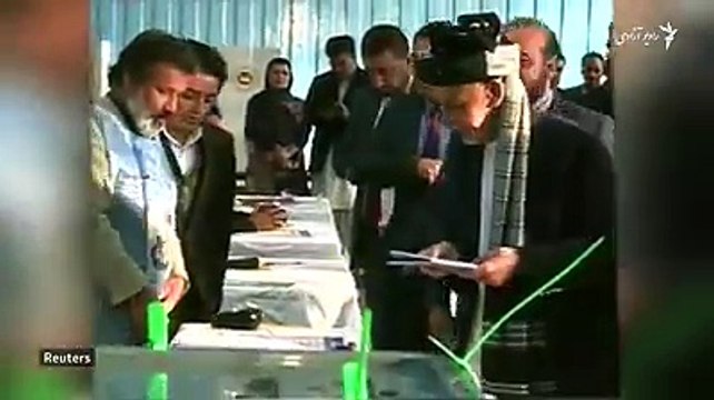 غنی: به حیث یک شهروند از شما میخواهم رای بدهیدرئیس جمهور افغانستان محمد اشرف غنی امروز پس از رای دادن در انتخابات ولسی جرگه از مردم خواست رای بدهند. او همچن