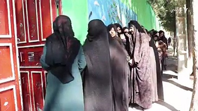 شاپور صابر خبرنگار رادیو ازادی در هرات میگوید زنان، مردان به شمول اراکین دولتی در پروسه رای دهی اشتراک کردند.ایدیت: ابراهیم صافیOriginally published at -