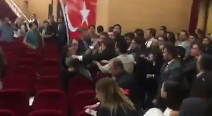 Baro seçimlerinde kavga çıktı