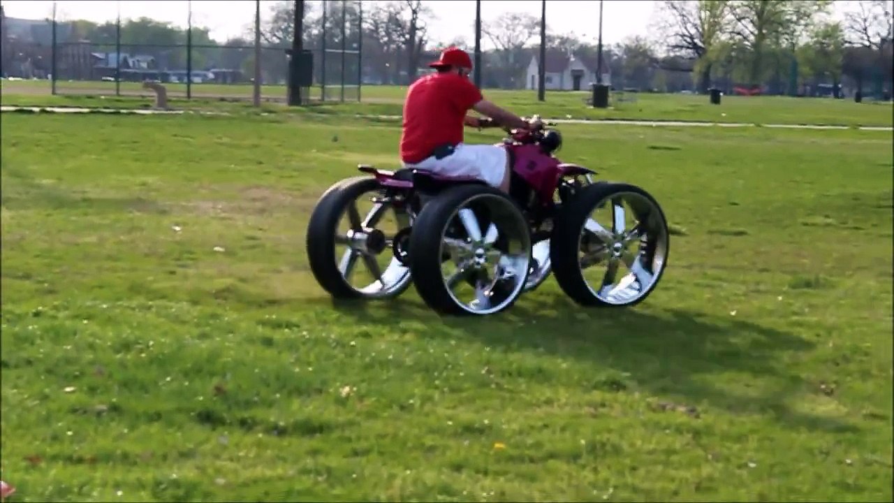 Un Quad avec des jantes de 28 pouces