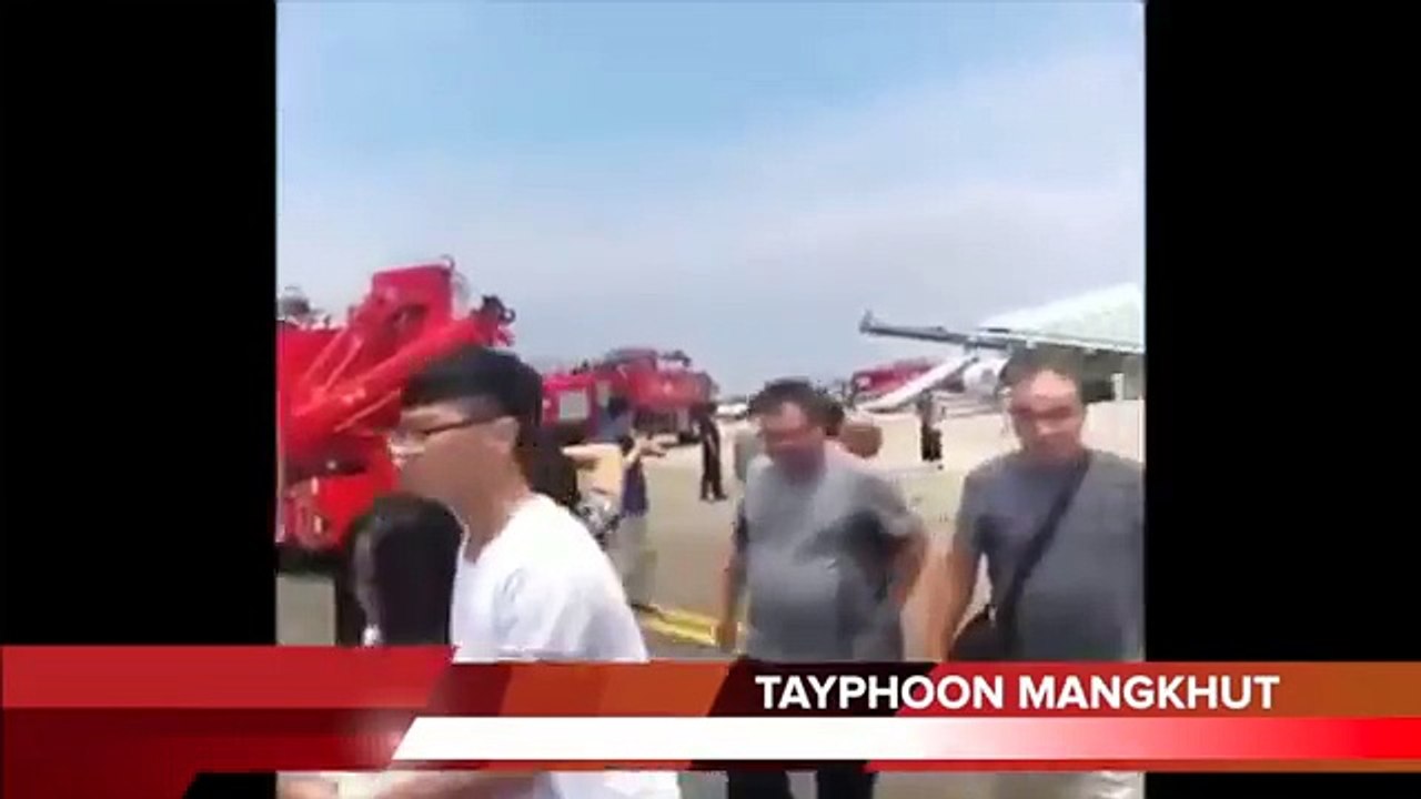 OMG Typhoon Mangkhut hits Plane Philippines(1)