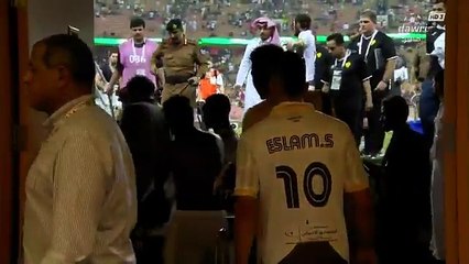 عراك حسن معاذ لاعب اتحاد جدة وحسين عبد الغني