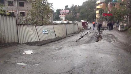 Zonguldak'ta Heyelan Nedeniyle Yol Çöktü