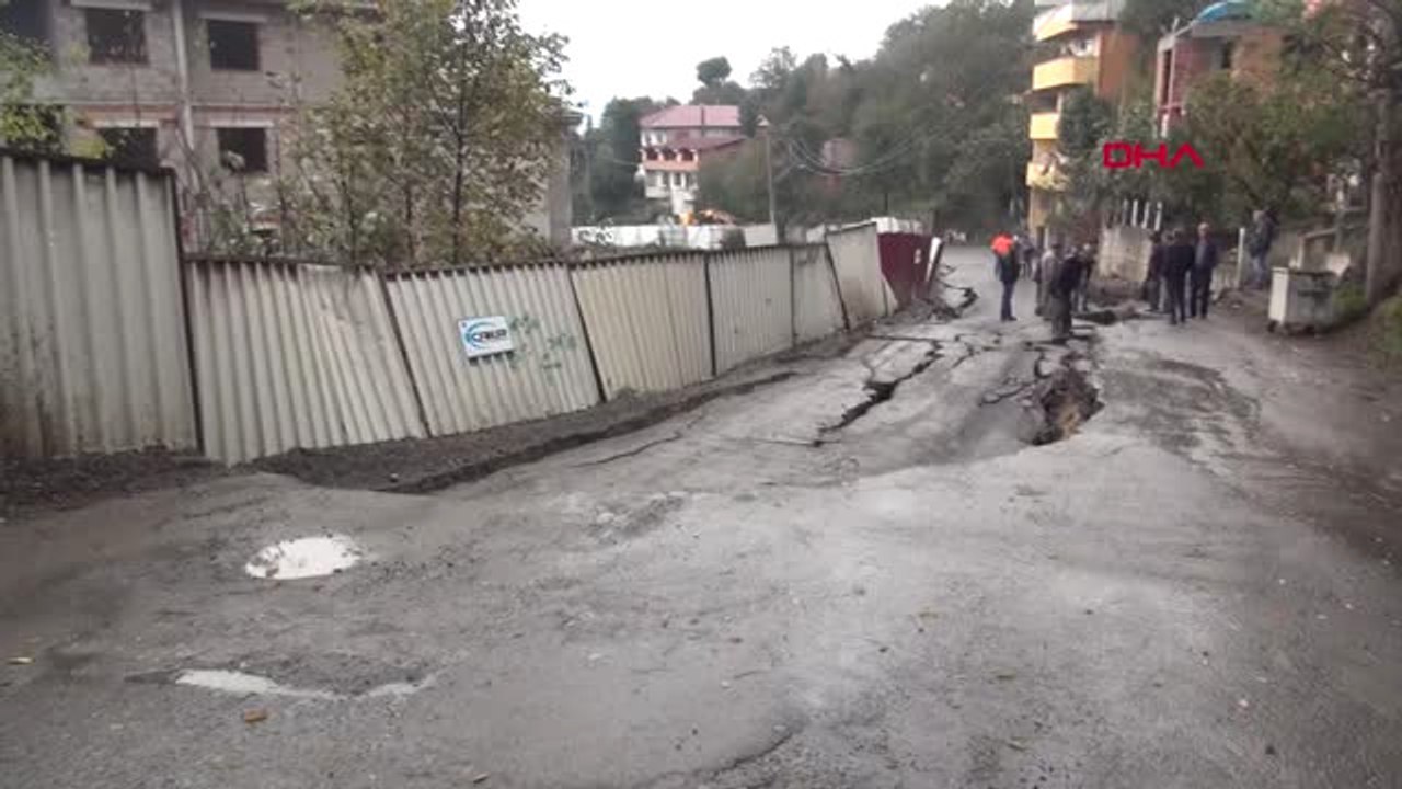 Zonguldak'ta Heyelan Nedeniyle Yol Çöktü