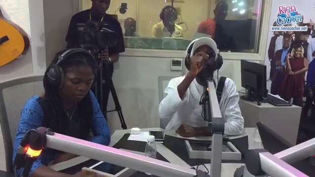 NAFTALY à RIEN À CACHER L'H.... A DES VERTUS THÉRAPEUTIQUES