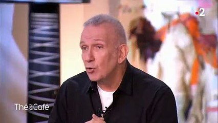 Jean Paul Gaultier raconte comment il a fait son coming out à ses parents dans  "Thé ou café"