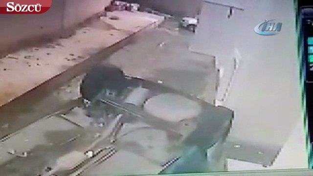 Otomobil apartman boşluğuna düştü: 1 yaralı