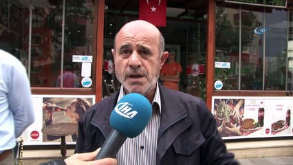 Kartal’da parke taşlarının üzerine dökülen asfalt mahalleliyi ikiye böldü