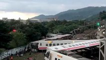 Taiwan, decine di morti nel deragliamento di un treno