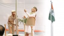 PM Modi ने Azad Hind Sarkar के 75th anniversary पर Red Fort से फहराया Tricolor | वनइंडिया हिंदी