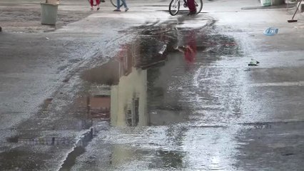 Sokağı Kanalizasyon Suyu Bastı