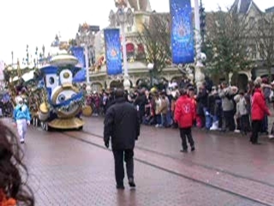 le petit train des personnages DISNEYLAND