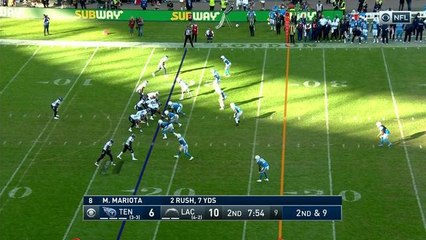 Dion Lewis makes slick juke on first-down run