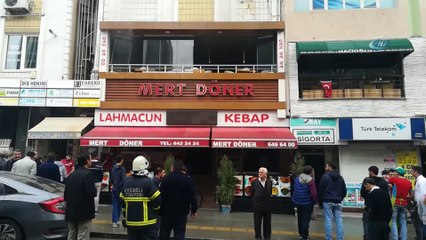 Restoranda çıkan yangında dumandan etkilenen 3 kişi hastanelik oldu