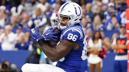 Erik Swoope dashes across middle for TD grab