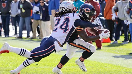 Tarik Cohen dives for the pylon on TD catch