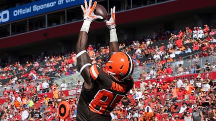 Mayfield floats 15-yard TD to David Njoku
