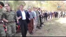Aktütün'de Asker Vatandaş Kol Kola Halay Çekti