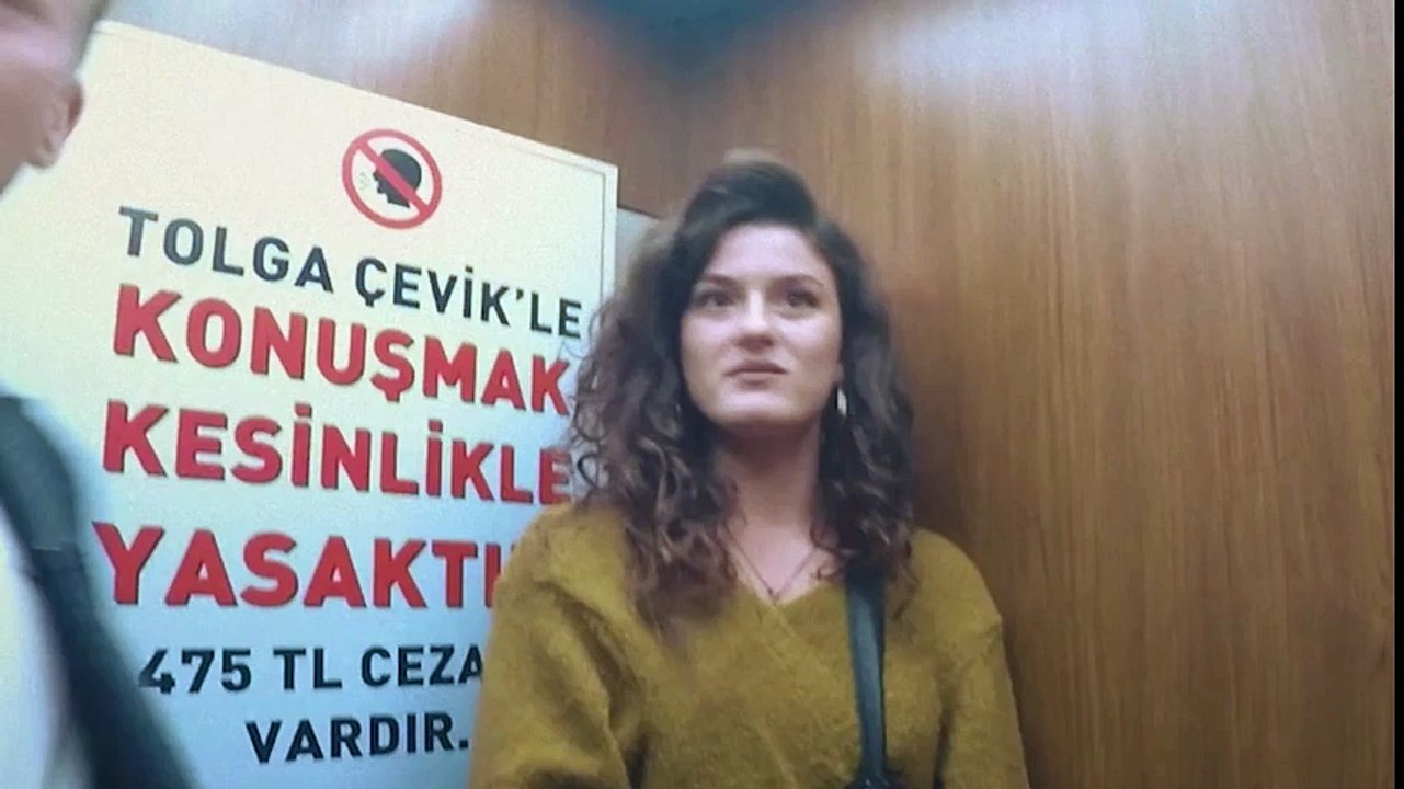 Asansör Şakası “Tolga Çevik İle Konuşmak Yasaktır!”