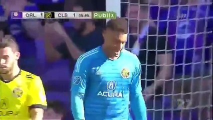 Yoshimar Yotún 'picó' un penal y pone el empate