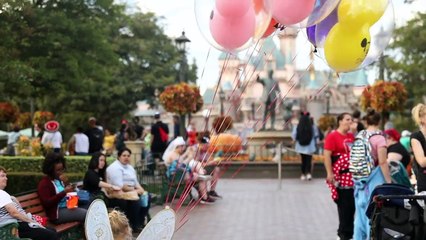 99 BALLOONS SURPRISE AT DISNEYLAND!! /// THE BUCKET LIST FAMILY