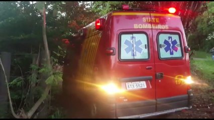 Motorista perde controle do carro e sai da pista na PR-180