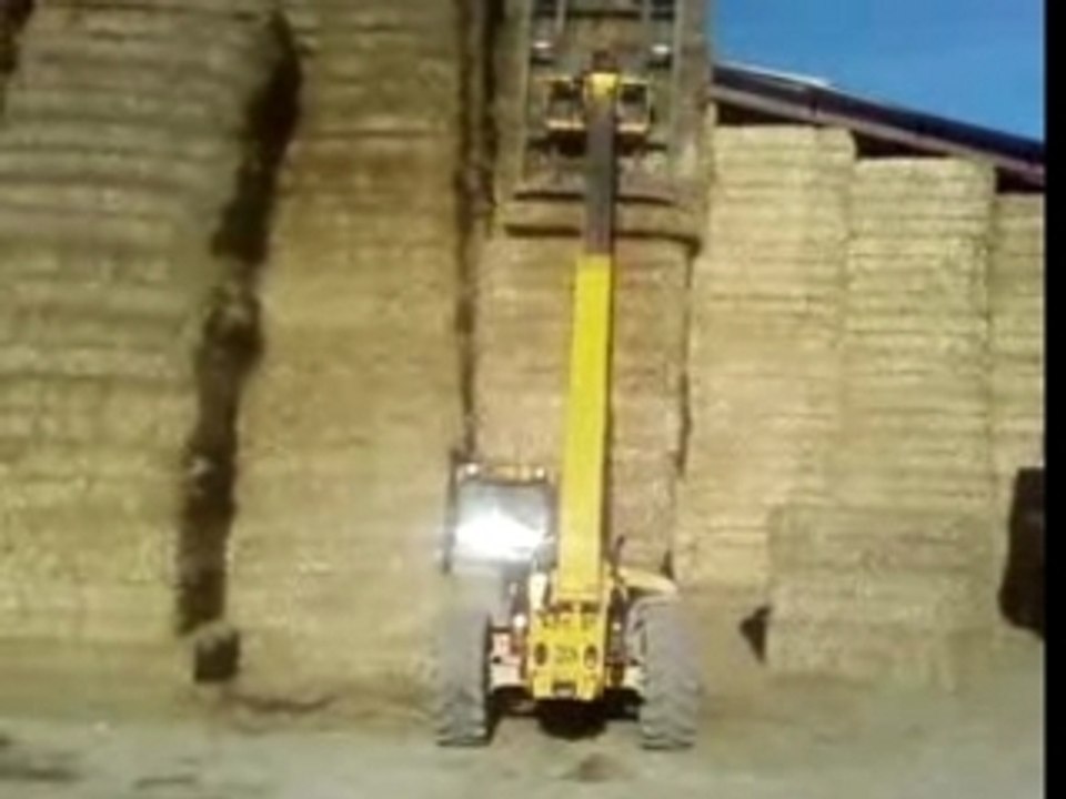 JCB dépile paille