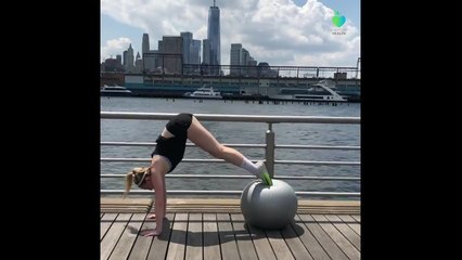 Everyday Workouts: Yoga Ball Ab Moves