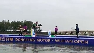 Playing tennis on water? That's right. Three-time Grand Slam winner Li Na  is playing a match with #WTA world No. 6 Elina Svitolina on the East Lake, a scenic s