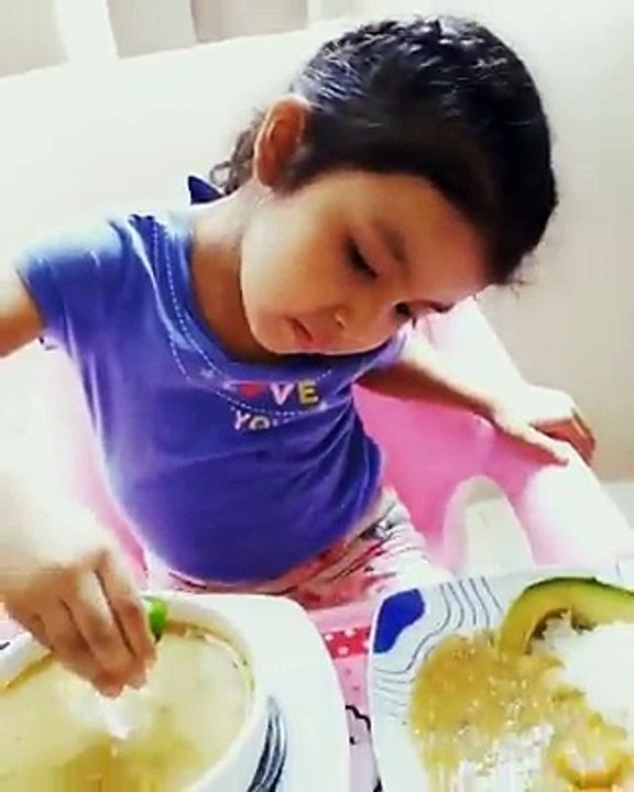  "¡A comer, buen provecho!"- Jasú y su pequeña bebé listas para ¡ALMORZAR!  ¿Y tú?  Así es una tarde de madre e hija, ¡llena de AMOR !
