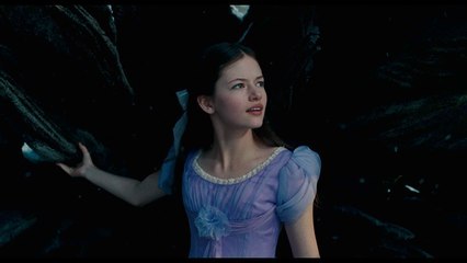 Mackenzie Foy Is Given A Very Strange Gift In New "Nutcracker" Clip