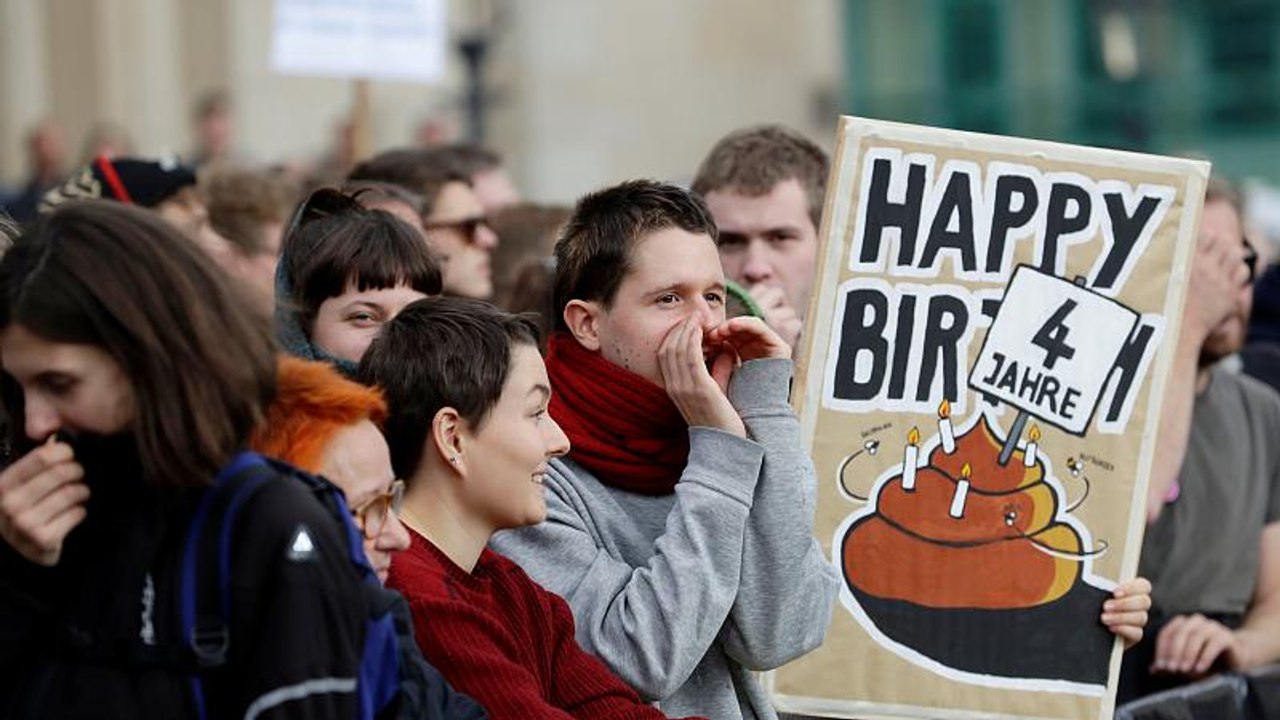 10.000 bei Anti-Pegida Demo in Dresden