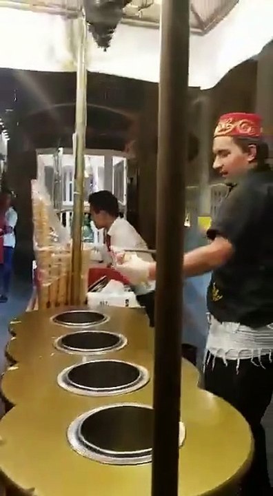 What can do cute baby for getting ice cream? see on it video