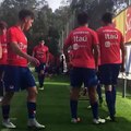 Calentamiento de #LaRojaSub17 para su último duelo en el Torneo Cuatro Naciones frente a Estados Unidos.¡Con todo, cabros !