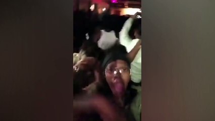 خلال حفل راقص.. لحظة وقوع انهيار أرضي مفاجئ