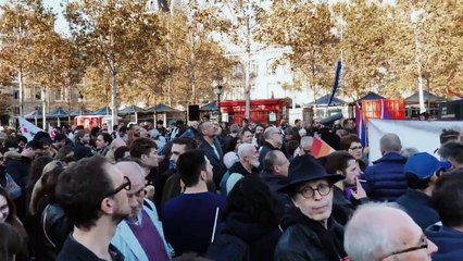 "On ne se taira plus" : Des centaines de personnes réunies à Paris contre l'homophobie