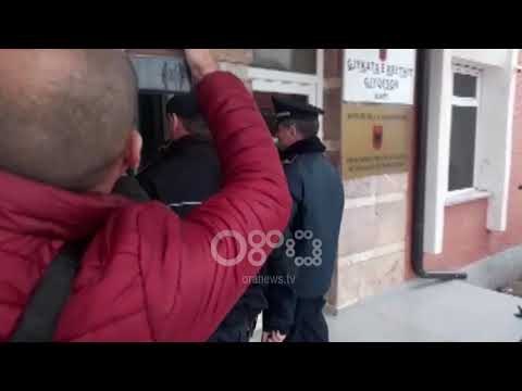 Ora News - Laboratori heroinës në Has, të arrestuarit mbërrijnë në Gjykatën e Kukësit