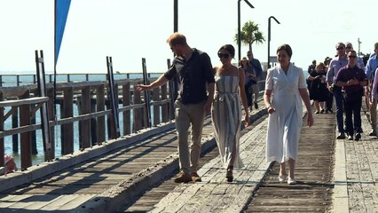 الامير هاري يزور جزيرة فرايزر في شرق استراليا مع زوجته ميغن