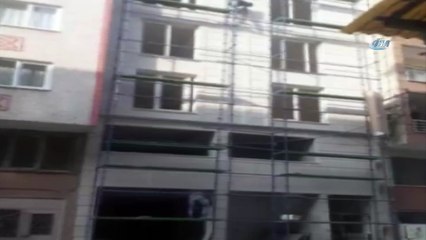 İnşaat işçisinin tehlikeli çalışması kamerada