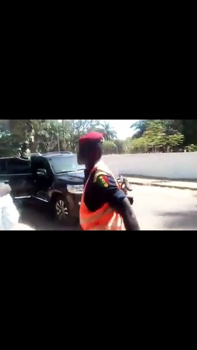 le cortège imposant du président Macky Sall défraie la chronique sur la toile