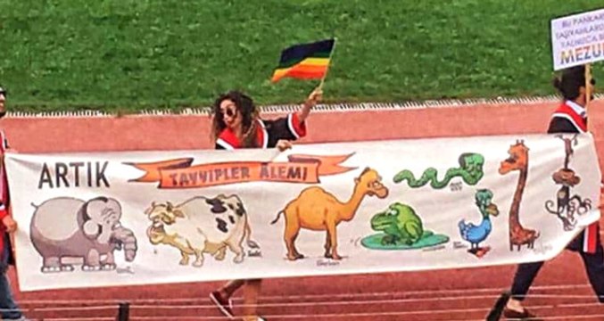 Tayyipler Alemi Pankartı Açan ODTÜ'lüler Hakim Karşısında: Karikatürün Suç Olduğunu Bilmiyorduk