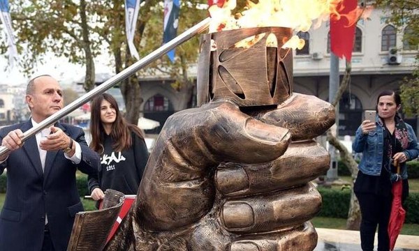 Kadıköy’de 29 Ekim Meşalesi yakıldı