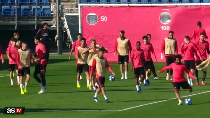 Ramos hiting his own friend. Real Madrid 22.10.2018