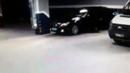 Suudi Arabistan Konsolosluğu'na ait aracın kapalı otoparka bırakılma anı kamerada